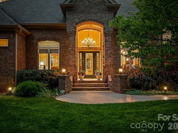 1395 Strawberry Ln, Denver, NC 28037