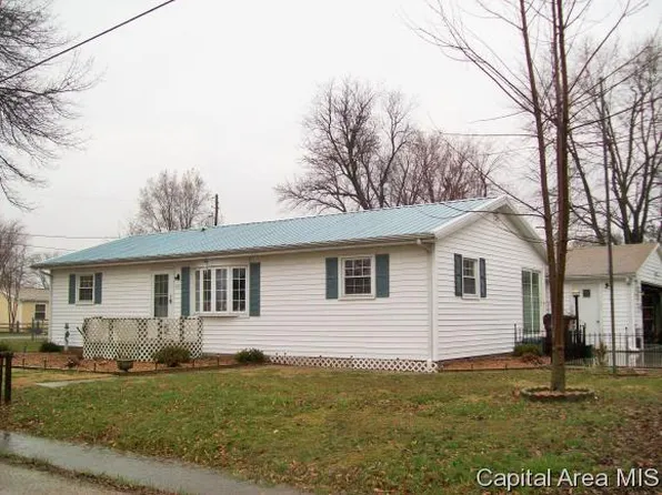 401 E Taylorville Rd, Taylorville, IL 62568