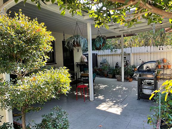 3rd image of 5320 Ventura Canyon Ave
