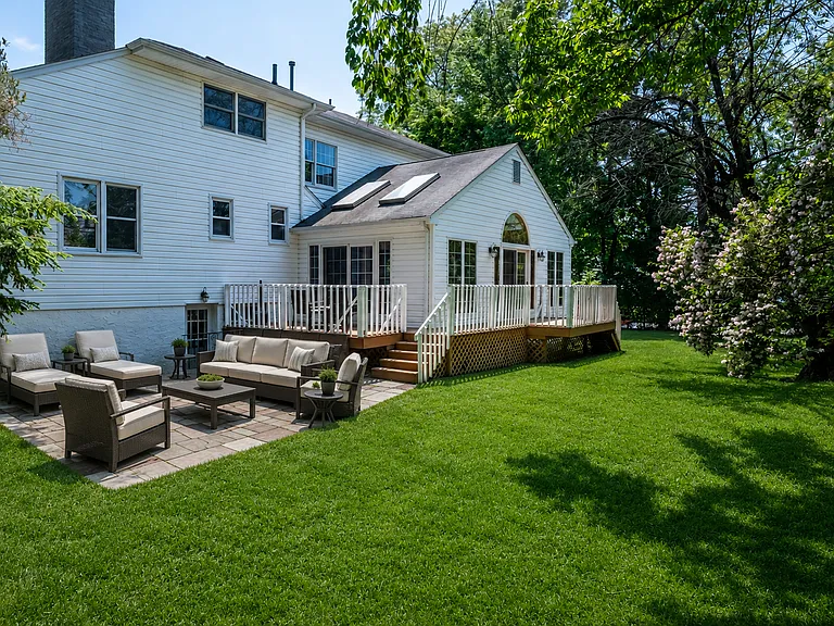 177 Puritan Dr — Photo 34