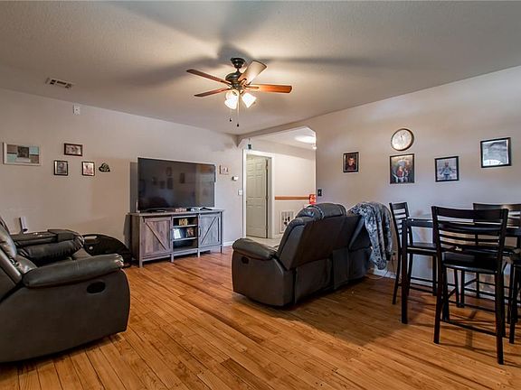 5th image of 211 Marna Lynn Dr