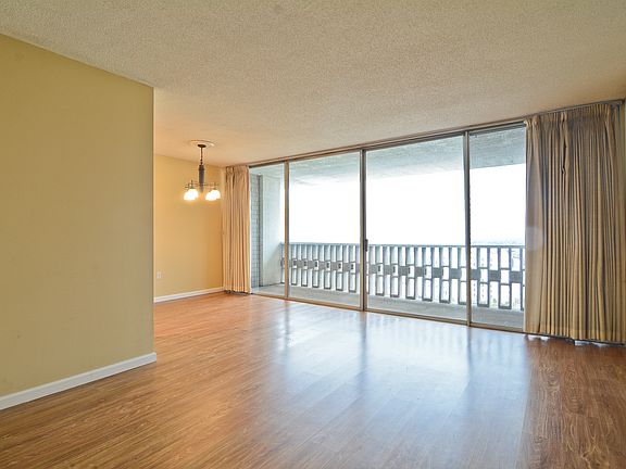 2nd image of 700 E 9th St APT 13E