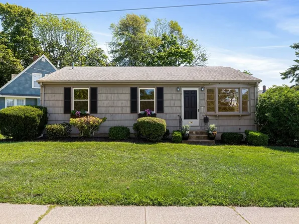 1747 Highland Ave, Fall River, MA 02720