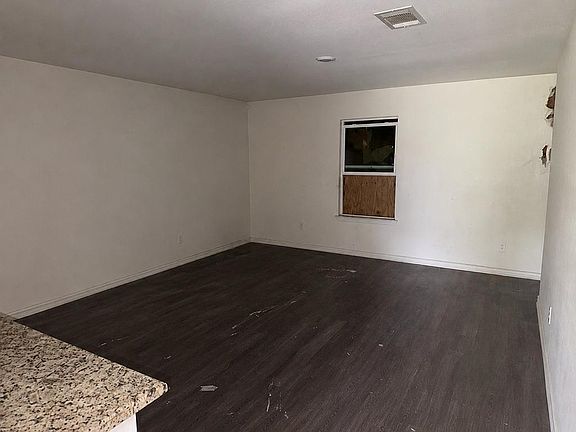 4th image of 8020 Lavender St