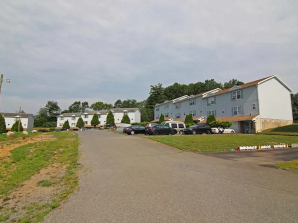 157 Victoria Arms Cir, Kunkletown, PA 18058