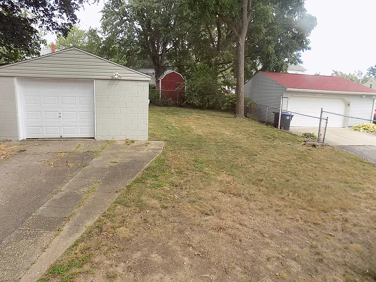465 Lodi St — Photo 7