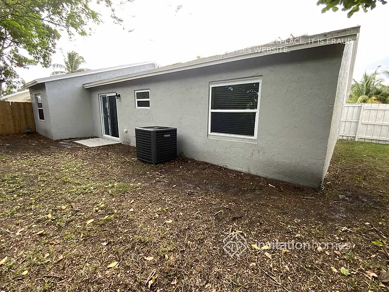 5919 Ithaca Cir W — Photo 15