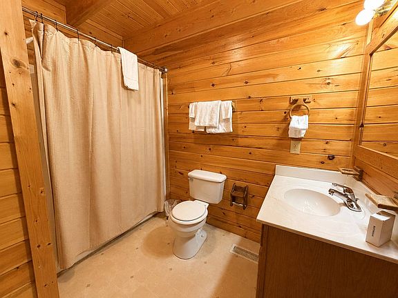 4th image of 2223 Eagle Feather Dr