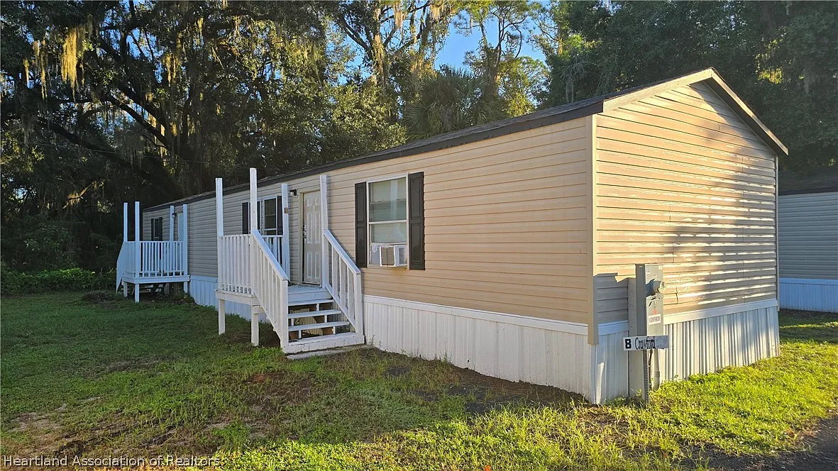 3 bed, 2.0 bath, 1088 sqft, $1,300 — Photo 1