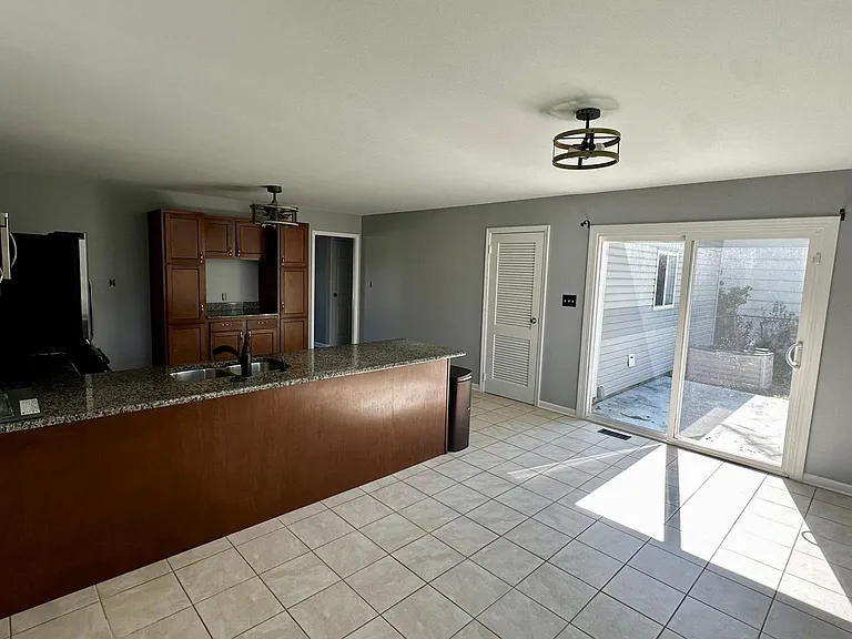 710 Newland Ave — Photo 6