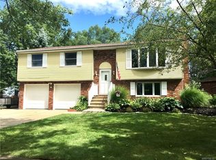 8 Coleen Ct, Buffalo, NY 14224