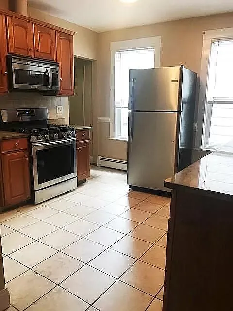 2 bed, 9999 sqft, $2,600 — Photo 2