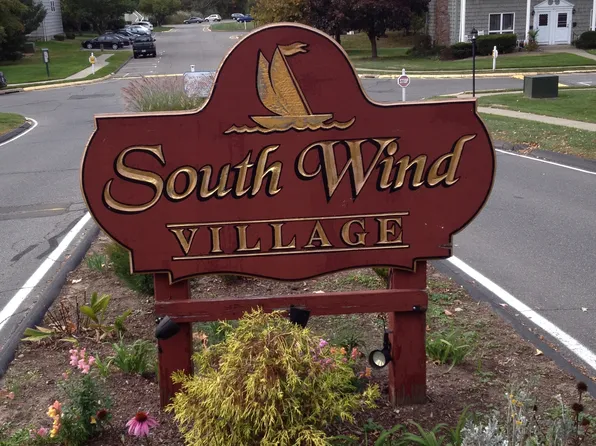 145 Carriage Path S #145, Milford, CT 06460