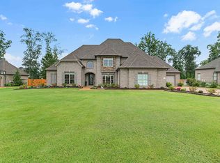 10 N Spring Dr, Jackson, TN 38305