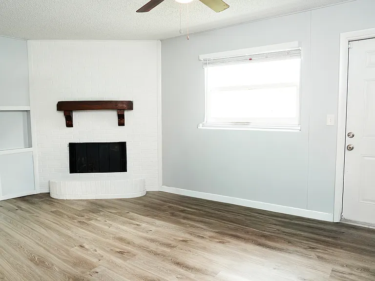 821 Barber St — Photo 13