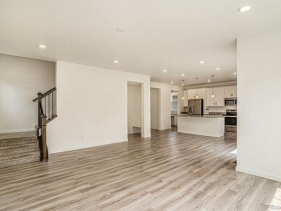 5th image of 1024 Snowberry Avenue