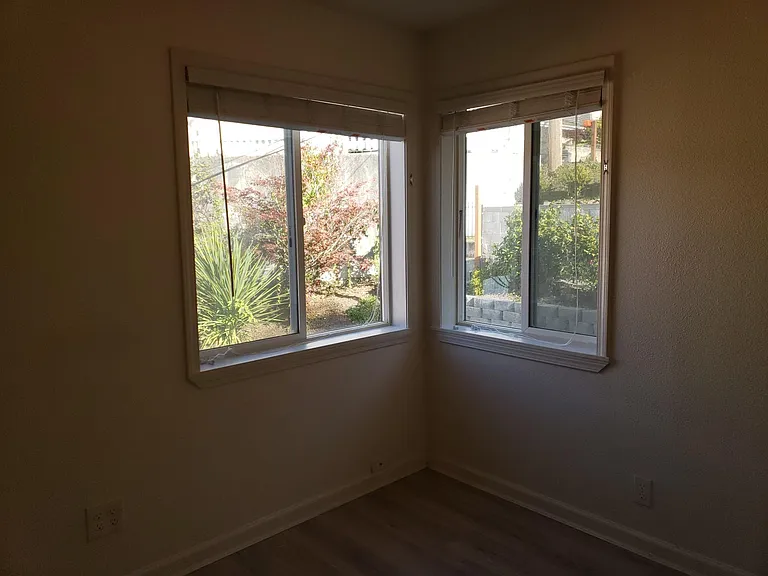310 Perry Ave N — Photo 21
