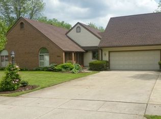 7884 Shawnee Trl, Garrettsville, OH 44231