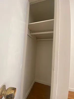 Rented by One New York Realty Inc | media 21