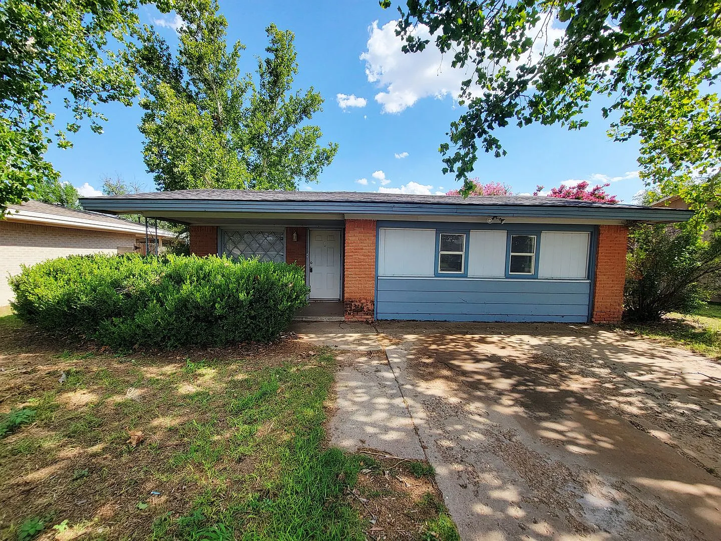 Move In Special 1/2 Off Ffirst Month!! Adorable 3 Bedroom Home With Bonus Room Near Tech And Lcu! — Photo 1