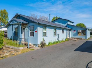 1136 SW Rogue River Ave, Grants Pass, OR 97526