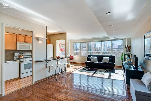 Sold by Sotheby's International Realty | media 2