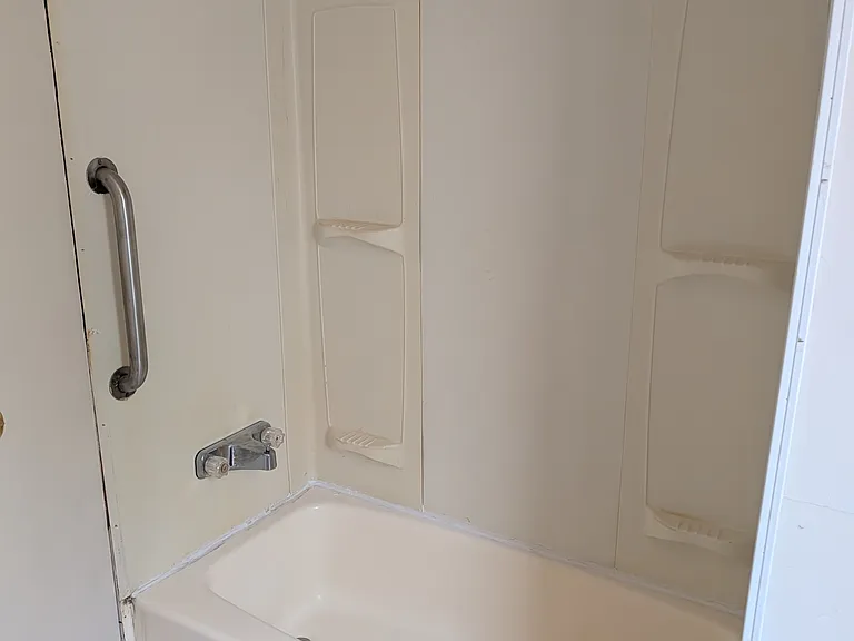 413 Blackwell Rd #E — Photo 5