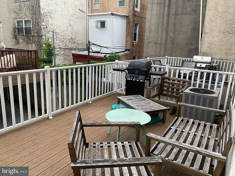 617 S 17th St — Photo 9
