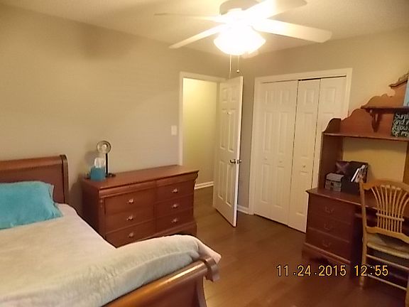 5th image of 921 Hunters Retreat Dr