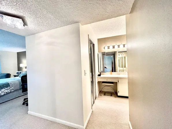 437 Lakeview Drive #203, Weston, FL 33326