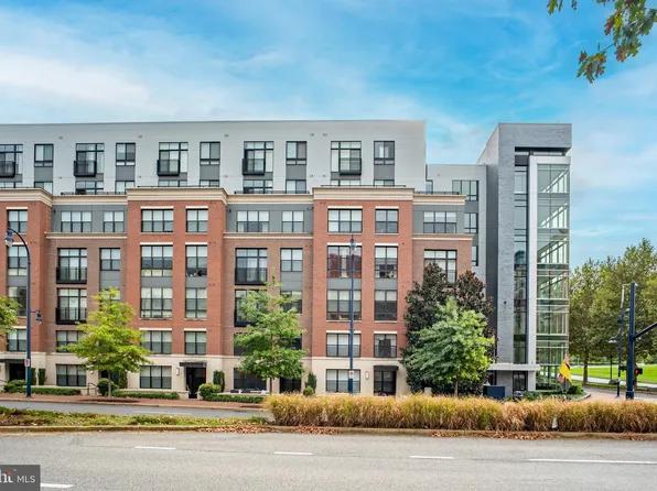 145 Riverhaven Dr Unit 312, Oxon Hill, MD 20745