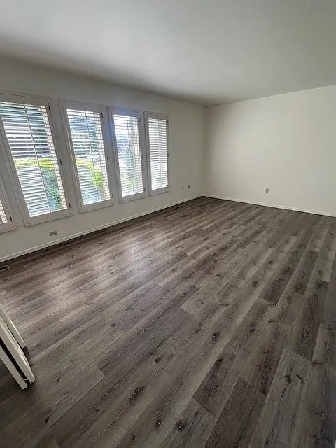 4 bed, 1910 sqft, $2,950 — Photo 2
