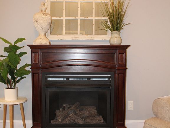 2nd image of 308 Macedonian Ct