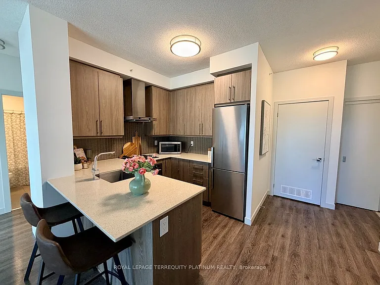 2081 Fairview St #1706 — Photo 4