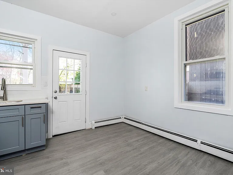 10 Lytle St #2 — Photo 11