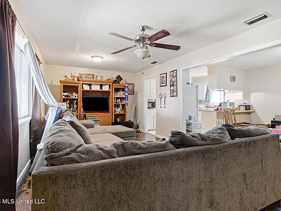 5th image of 2968 N 5th Ave