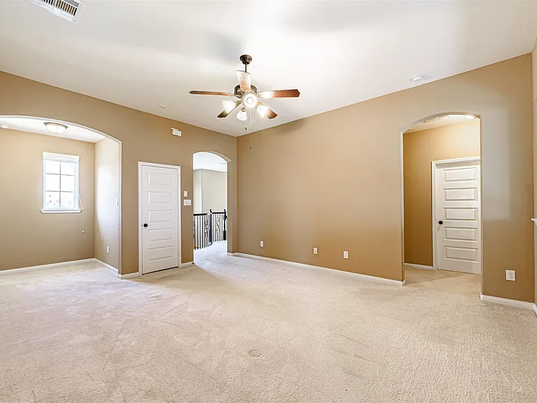 4607 Rockton Hills Ln — Photo 38
