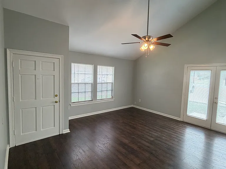 724 N Bullion Ave #724 — Photo 1