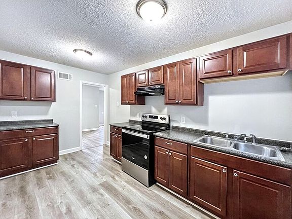 3rd image of 3037 Bluffdale St
