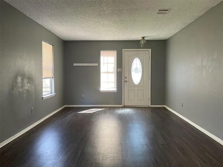 12702 Margit Dr — Photo 4