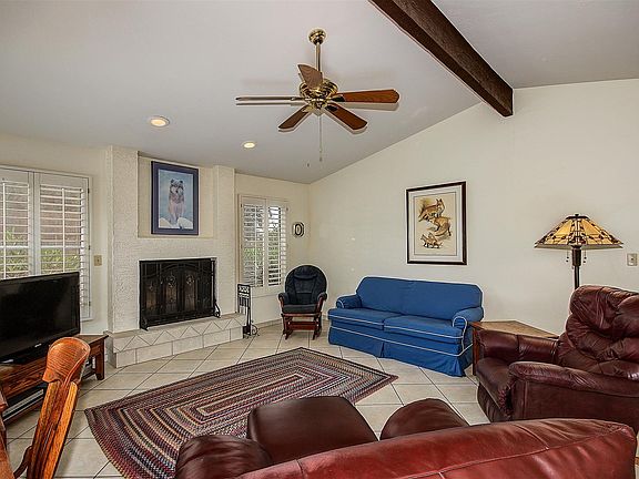 4th image of 2109 E Fairview Ave