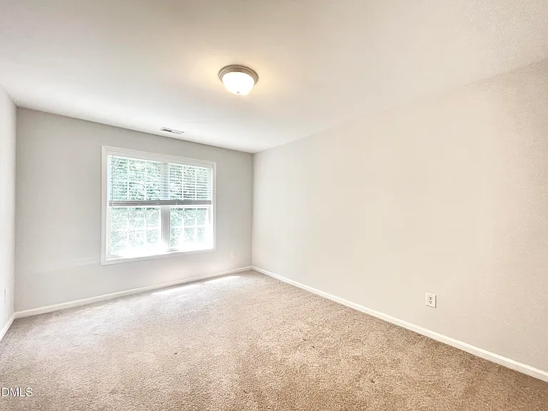 112 Taylors Creek Ct — Photo 24