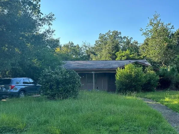 202 Oates St, Headland, AL 36345