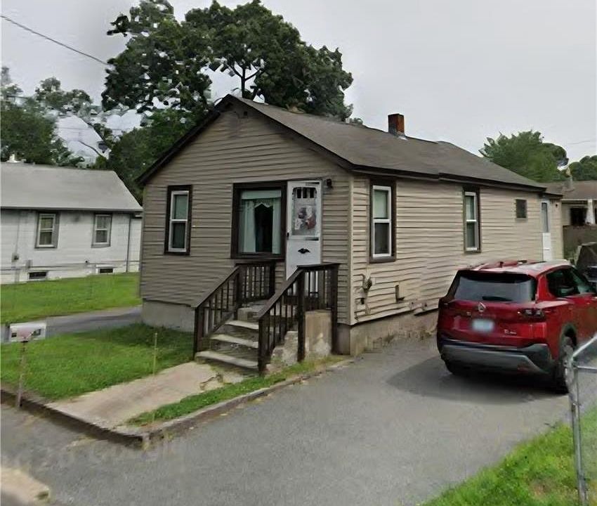 1st image of 42 Salix St