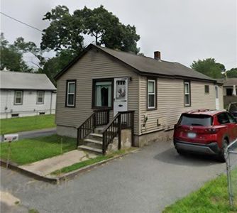42 Salix St, Warwick, RI, 02889