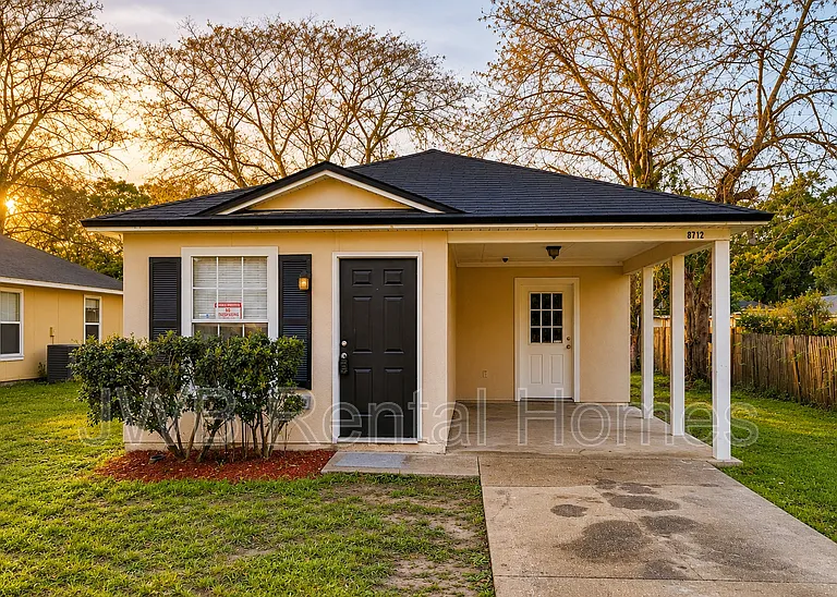 8712 Hare Ave — Photo 1