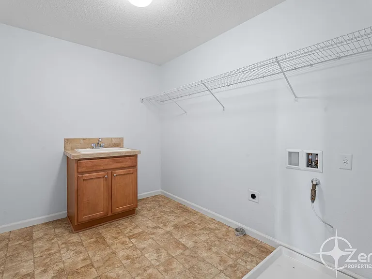 3636 NW 24th Cir — Photo 33