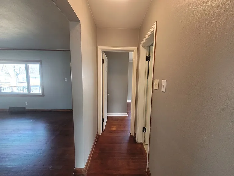 2405 Maple St — Photo 13