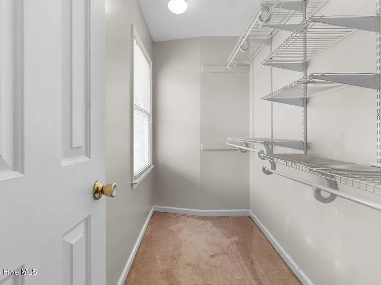 7666 Wilkins Dr — Photo 29