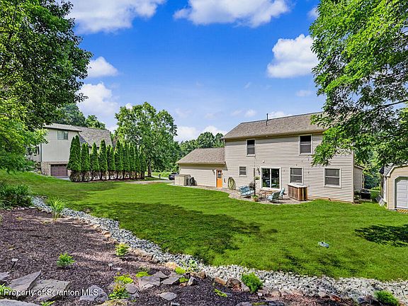 3rd image of 49 Eastwoods Rd